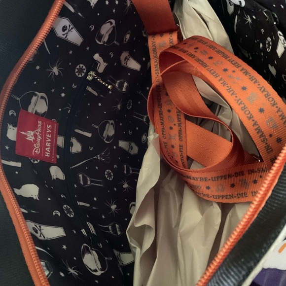 HARVEYS DISNEY  HOCUS POCUS Sanderson Sisters seatbelt tote 2023 LIMITED RETIRED - Picture 9 of 16